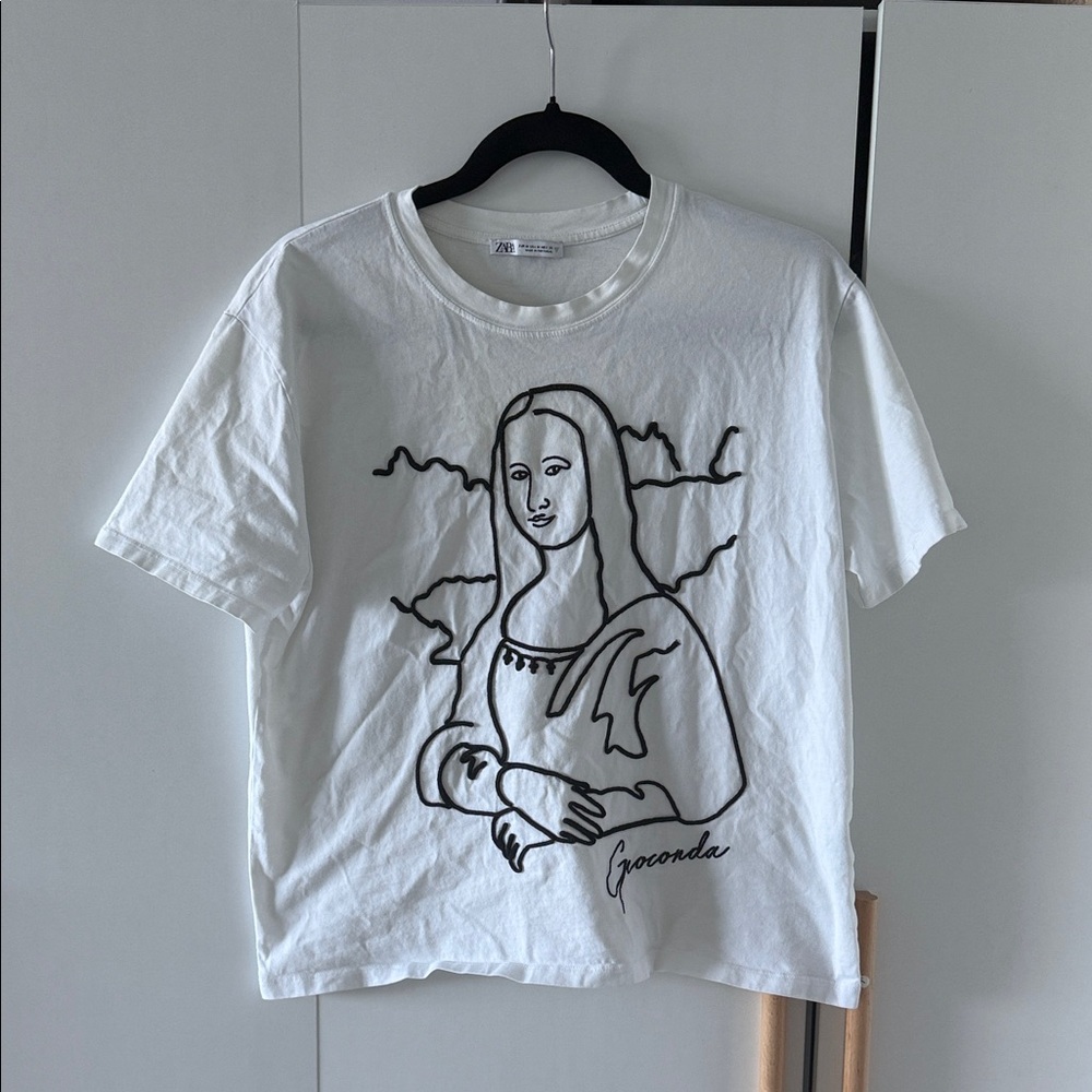 Zara White Tee with Black Artistic Line Drawing